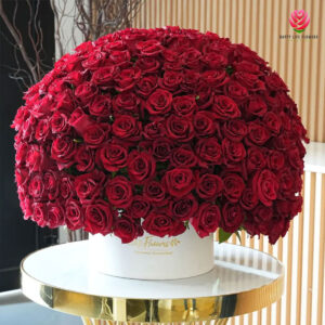 Red Roses In Round Box